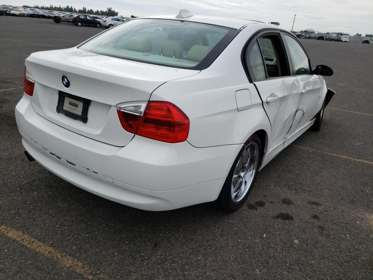 Photo 4 from auction – 2006 BMW 325 I AUTO with VIN WBAVB17566NK36975