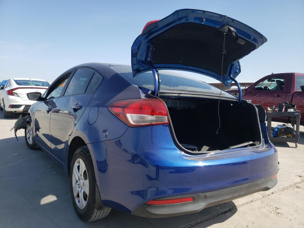 Photo 3 from auction – 2017 KIA FORTE LX with VIN 3KPFK4A73HE143955