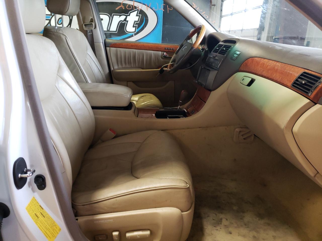 Photo 5 from auction – 2004 LEXUS LS 430 with VIN JTHBN36F940168781