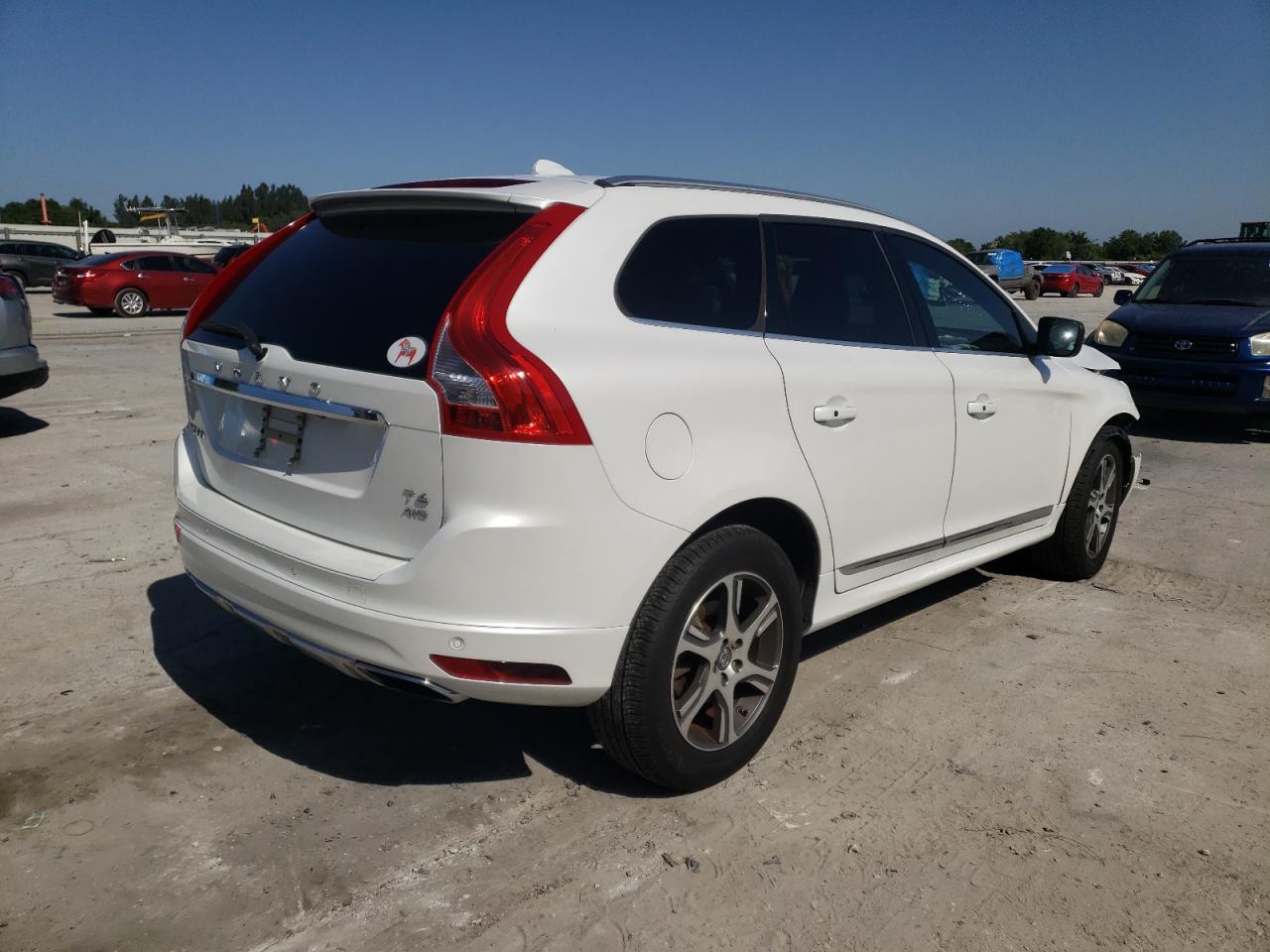 Photo 4 from auction – 2015 VOLVO XC60 T6 PR with VIN YV4902RC5F2615640