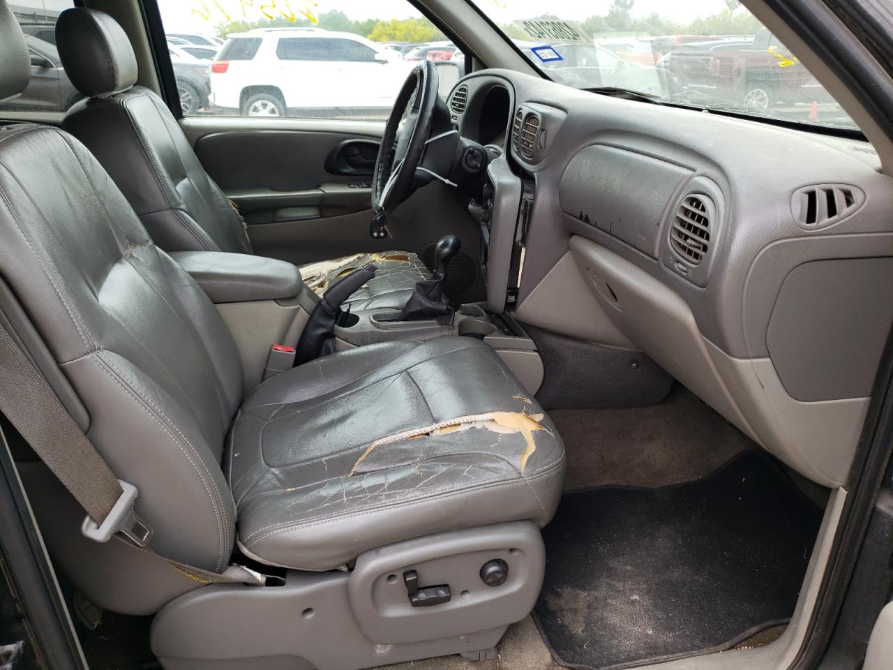 Photo 5 from auction – 2002 CHEVROLET TRAILBLAZE with VIN 1GNDS13S622129051