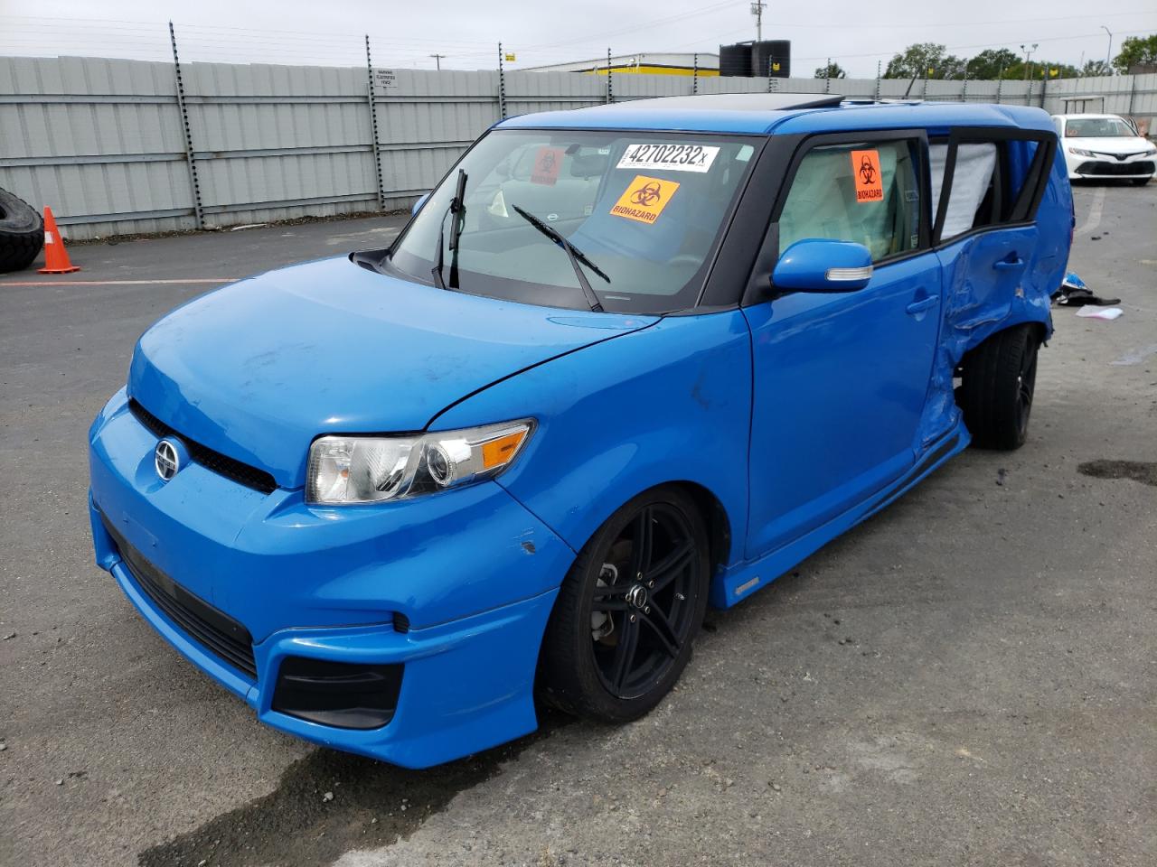 Photo 2 from auction – 2011 TOYOTA SCION XB with VIN JTLZE4FE0B1135418