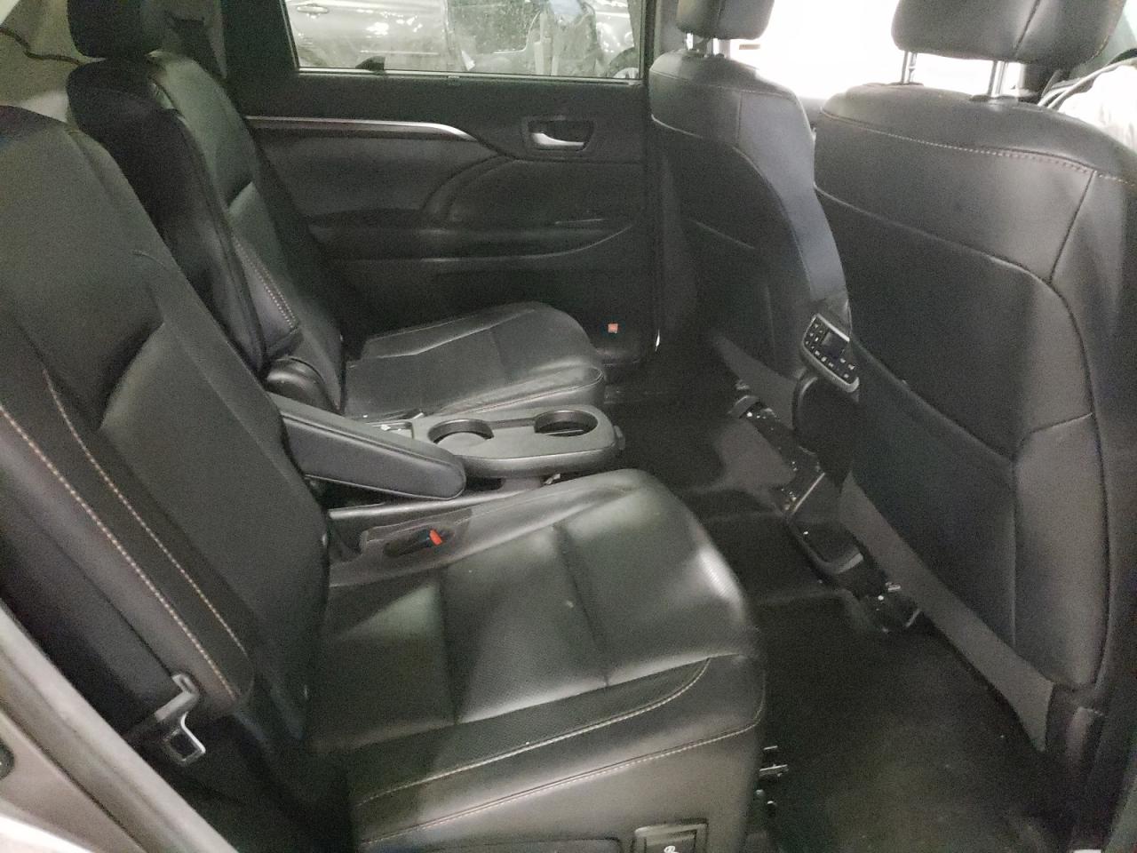 Foto 6 de la subasta – 2016 TOYOTA HIGHLANDER con VIN 5TDDCRFH6GS019539