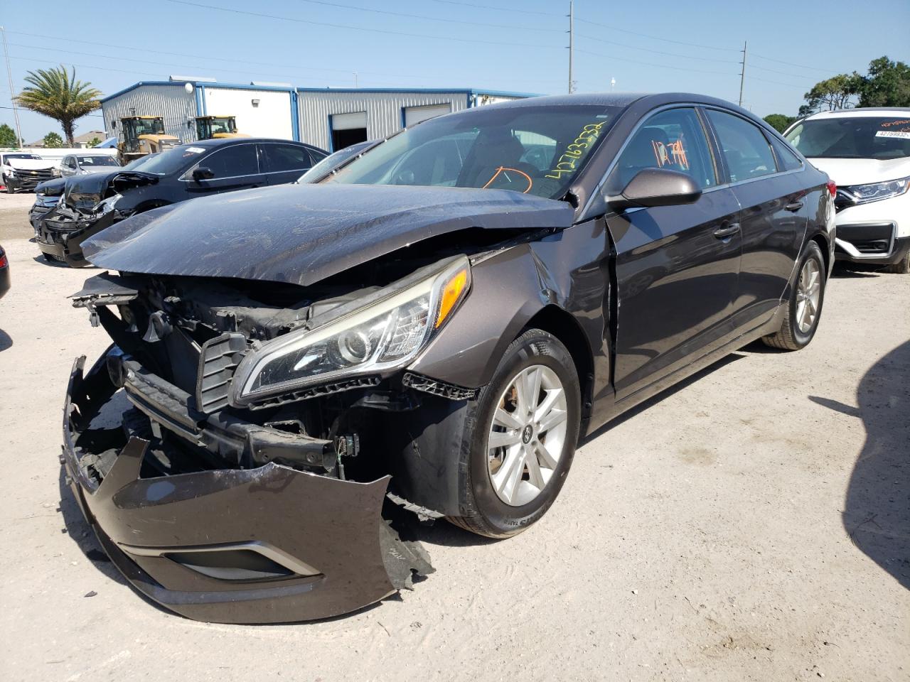 Photo 2 from auction – 2016 HYUNDAI SONATA SE with VIN 5NPE24AF3GH268113