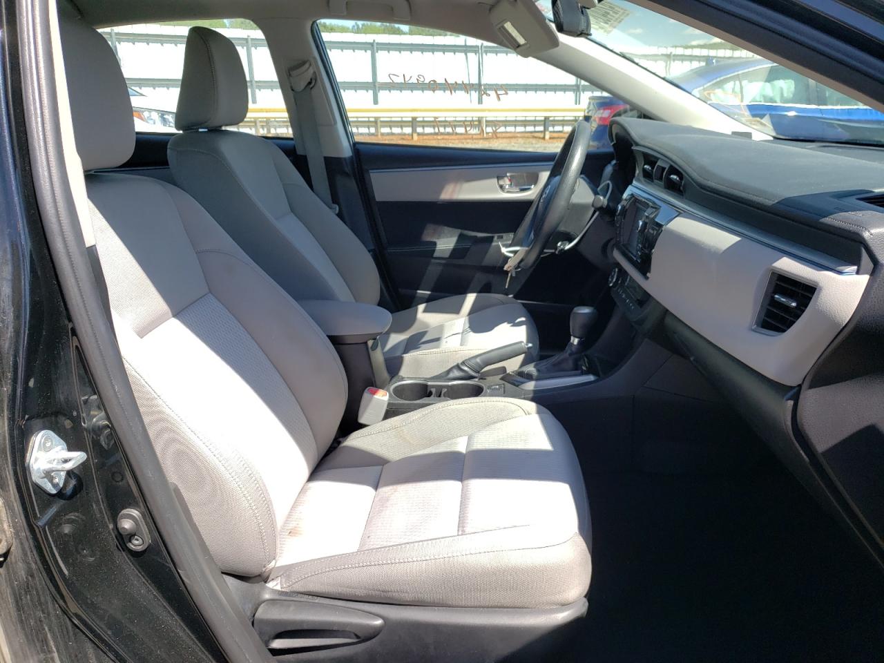 Photo 5 from auction – 2016 TOYOTA COROLLA L with VIN 5YFBURHE7GP428830