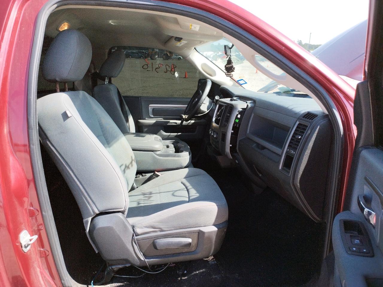 Photo 5 from auction – 2013 RAM 1500 ST with VIN 3C6JR6AT2DG508453