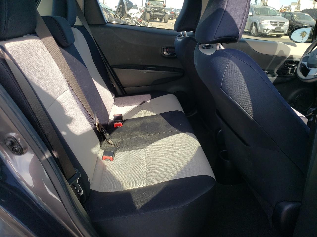 Photo 6 from auction – 2012 TOYOTA YARIS with VIN JTDKTUD37CD540552