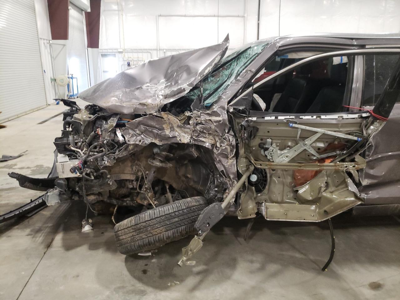 Photo 9 from auction – 2016 TOYOTA HIGHLANDER with VIN 5TDDCRFH6GS019539