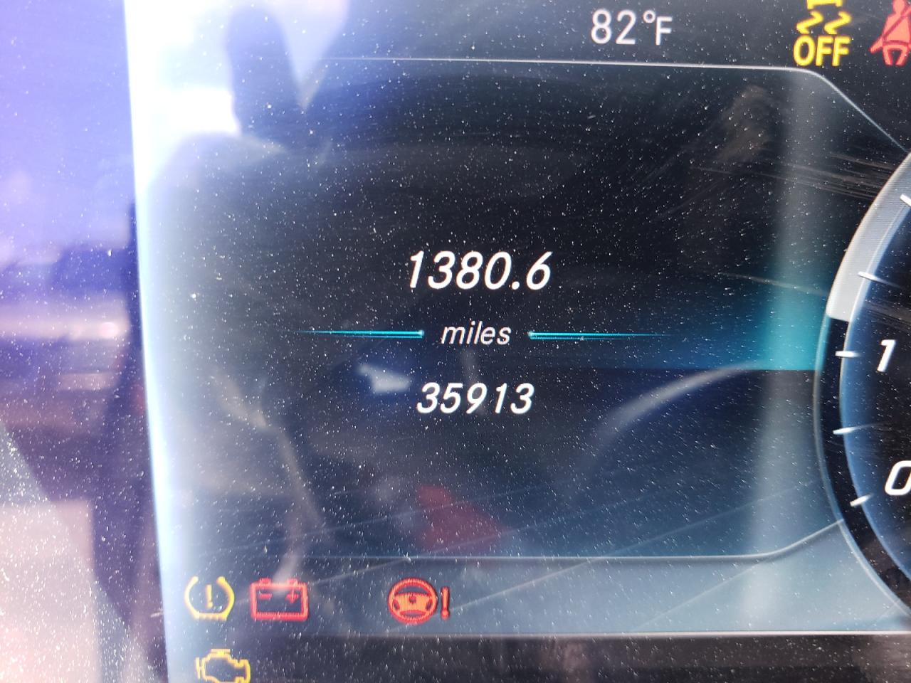 Photo 8 from auction – 2018 MERCEDES-BENZ E 300 with VIN WDDZF4JB3JA313509