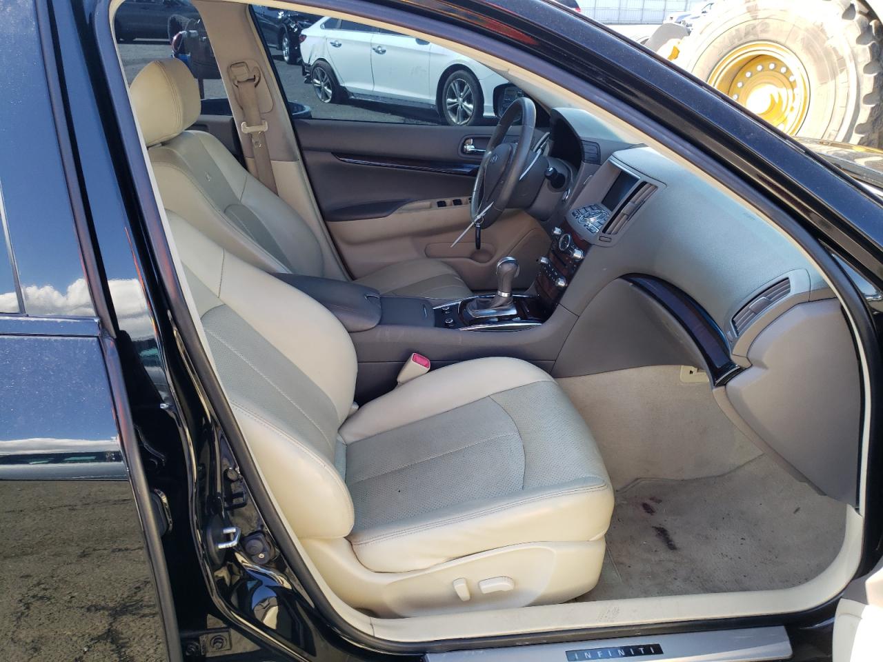Photo 5 from auction – 2011 INFINITI G37 BASE with VIN JN1CV6AP6BM506900