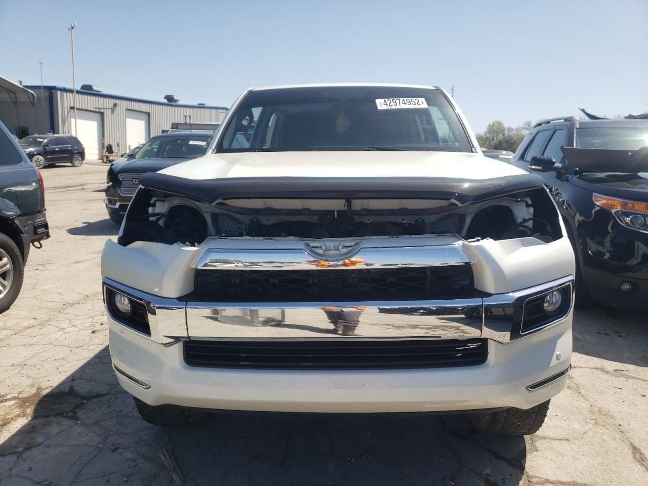 Photo 9 from auction – 2017 TOYOTA 4RUNNER SR with VIN JTEBU5JR1H5477568