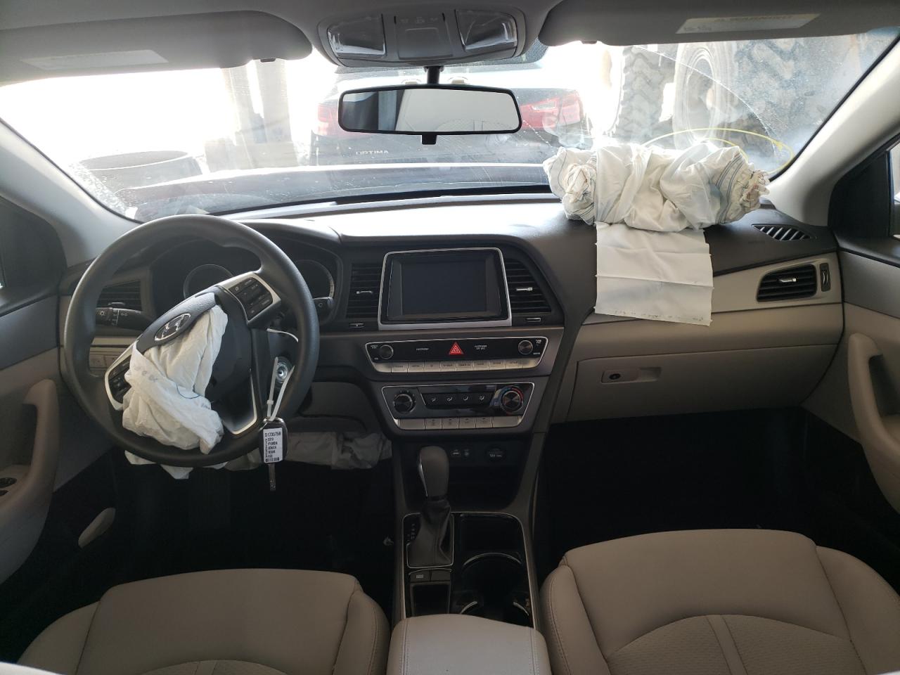 Photo 9 from auction – 2019 HYUNDAI SONATA SE with VIN 5NPE24AF8KH744378
