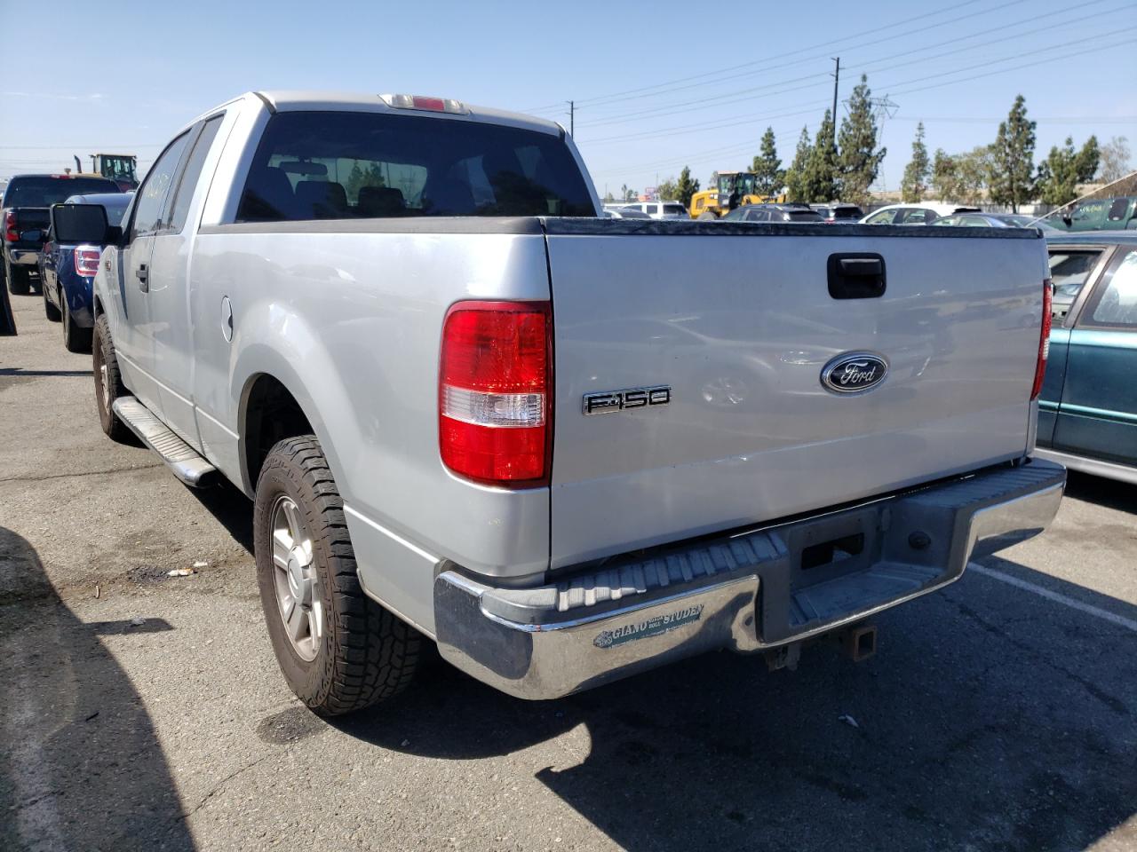 Photo 3 from auction – 2004 FORD F150 with VIN 1FTPX12534FA05415