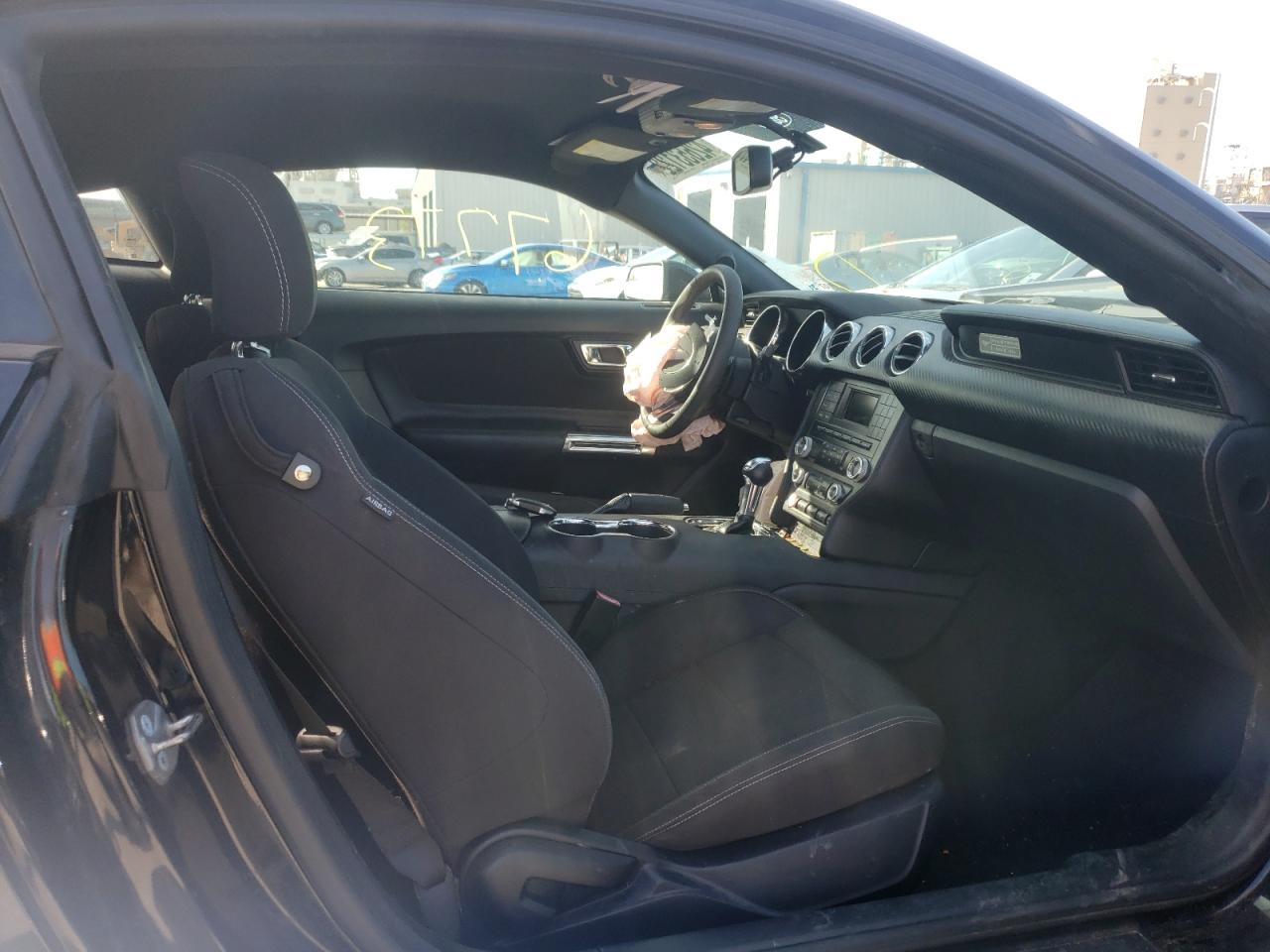 Photo 5 from auction – 2016 FORD MUSTANG with VIN 1FA6P8AM2G5205053