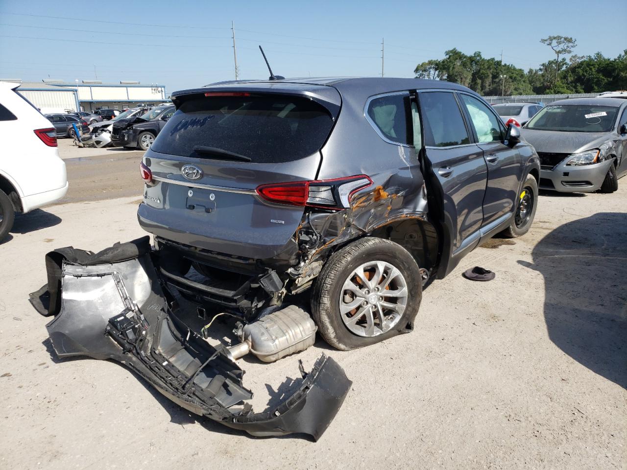 Photo 4 from auction – 2019 HYUNDAI SANTA FE S with VIN 5NMS2CAD5KH061756