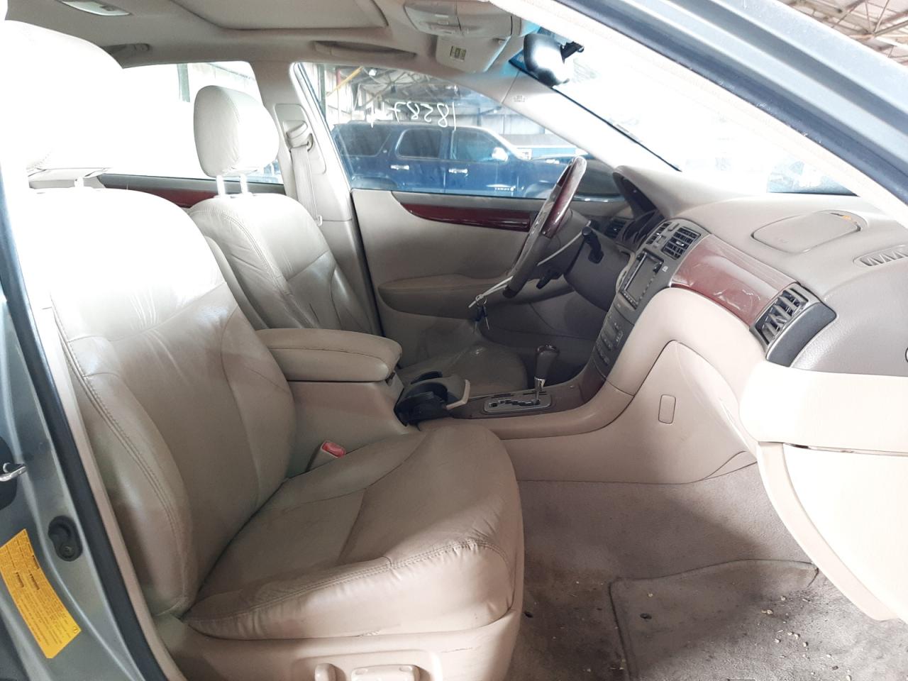 Photo 5 from auction – 2004 LEXUS ES 330 with VIN JTHBA30G145009351