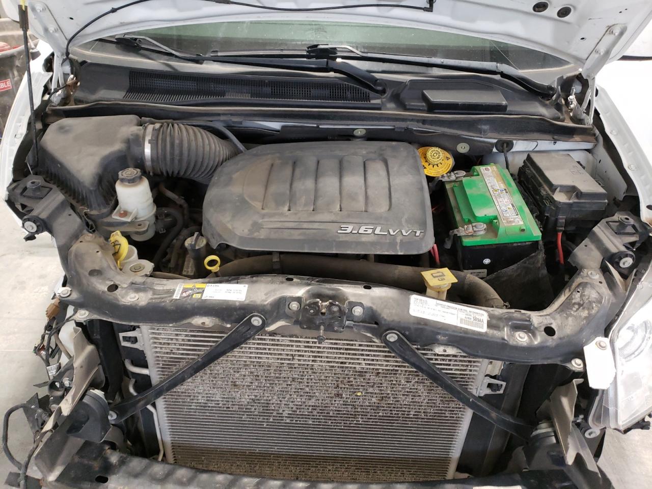 Photo 7 from auction – 2016 CHRYSLER TOWN & COU with VIN 2C4RC1BG6GR157806
