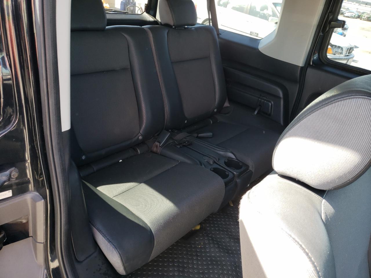 Photo 6 from auction – 2004 HONDA ELEMENT EX with VIN 5J6YH185X4L005691