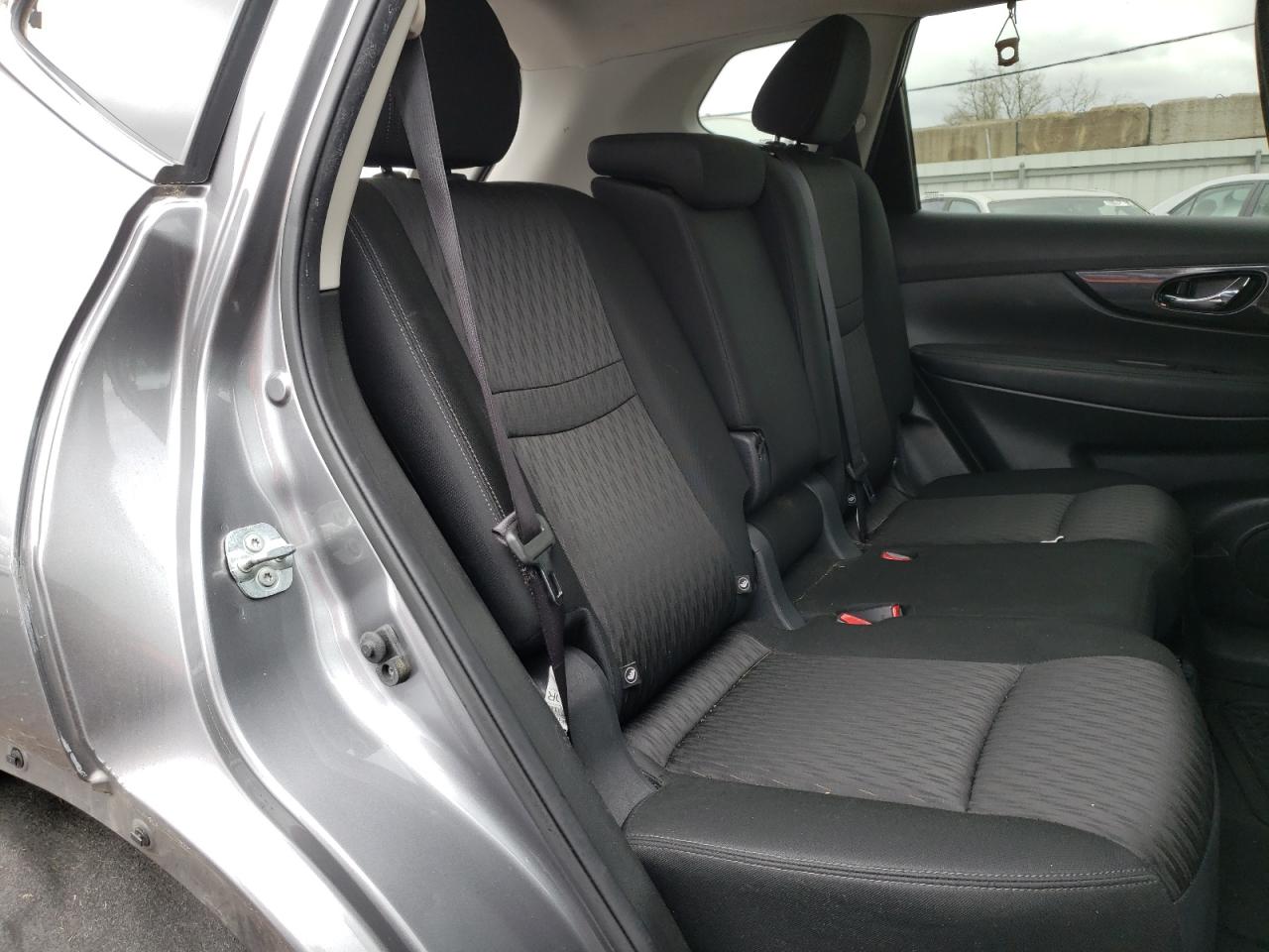 Photo 6 from auction – 2018 NISSAN ROGUE S with VIN KNMAT2MV1JP603786