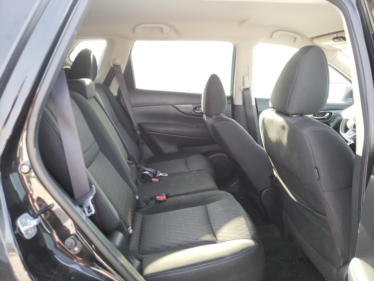Photo 6 from auction – 2017 NISSAN ROGUE S with VIN KNMAT2MTXHP540129