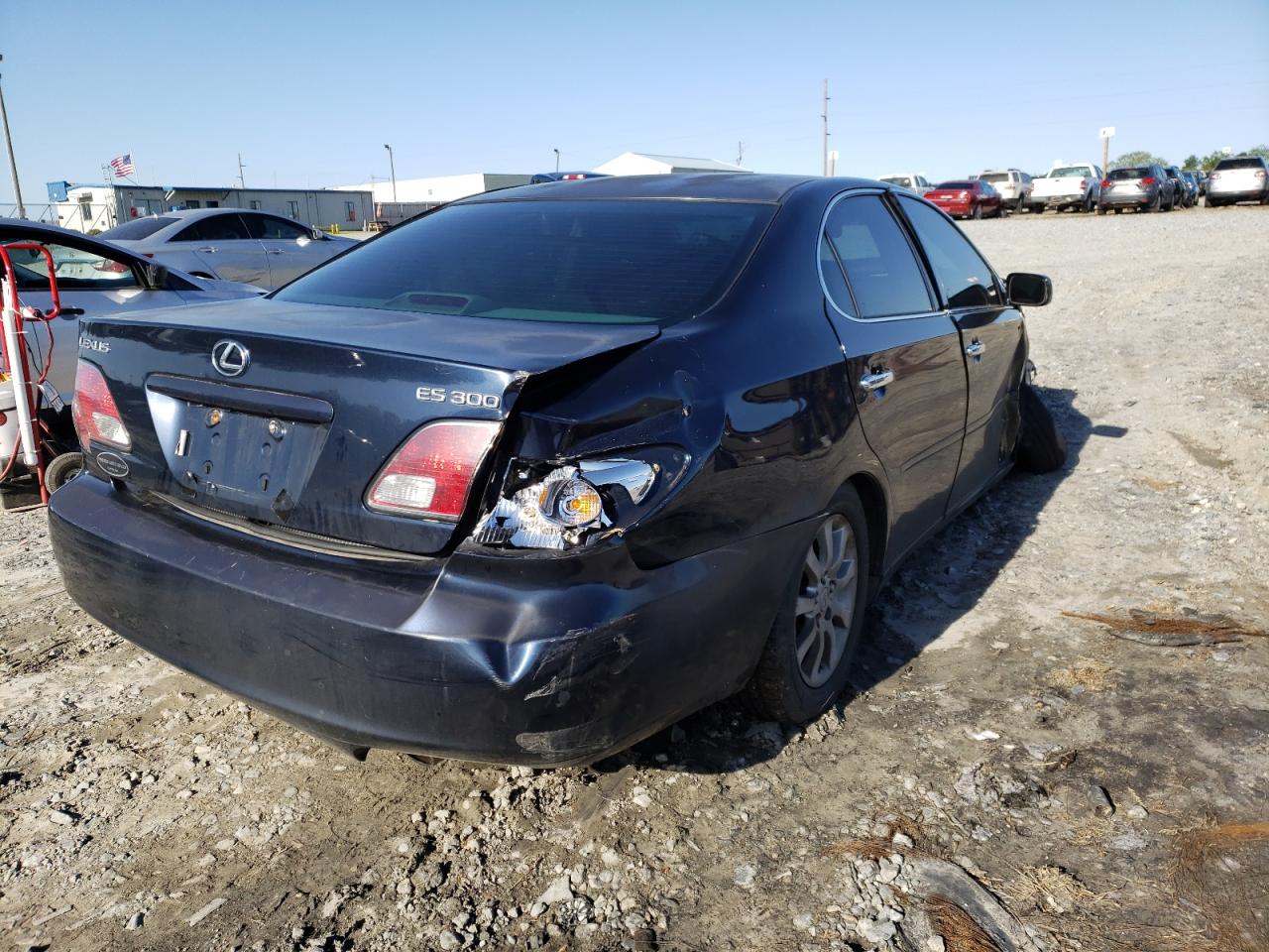 Photo 4 from auction – 2002 LEXUS ES 300 with VIN JTHBF30G420036278