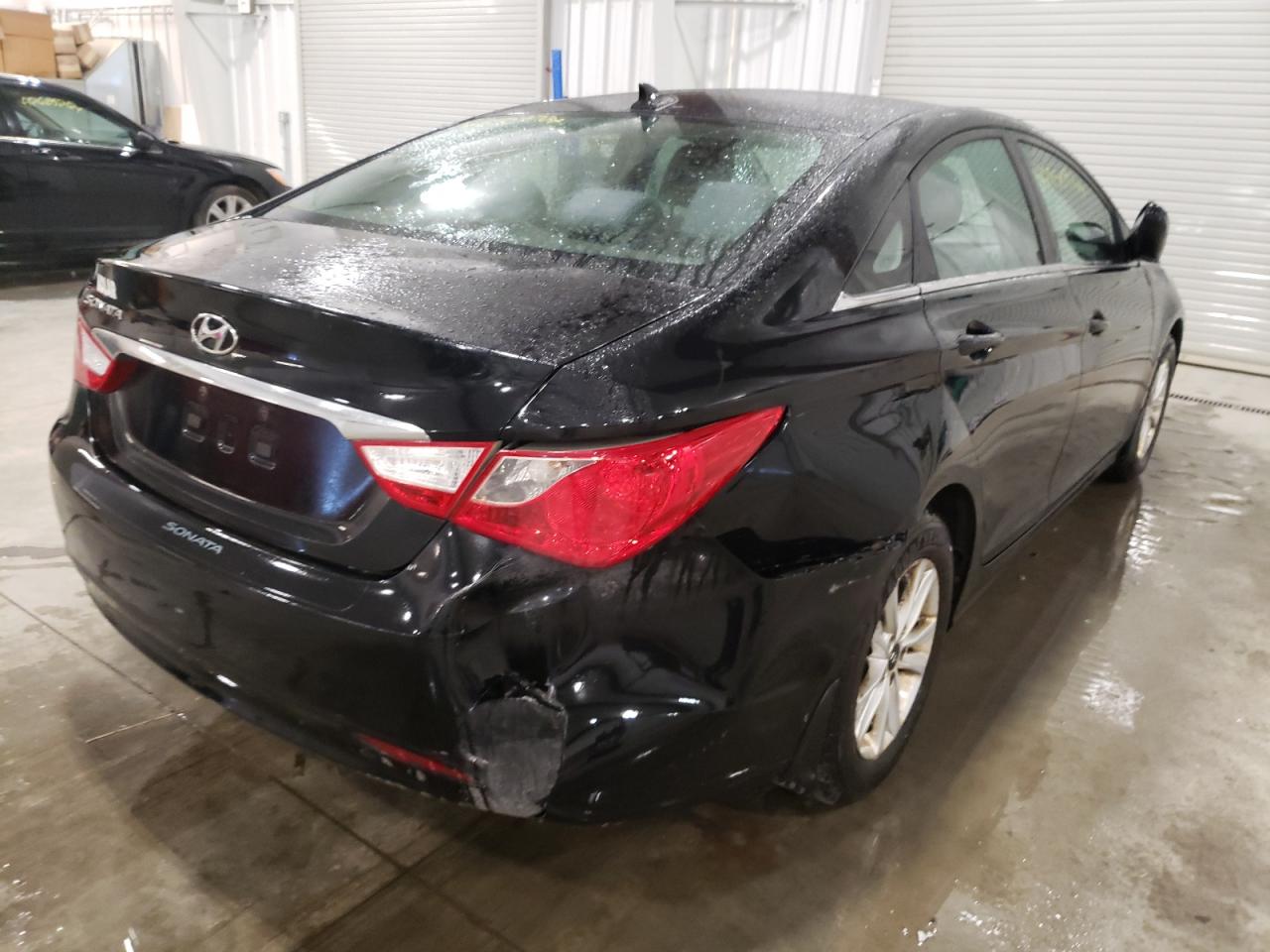 Photo 4 from auction – 2013 HYUNDAI SONATA GLS with VIN 5NPEB4AC9DH695569