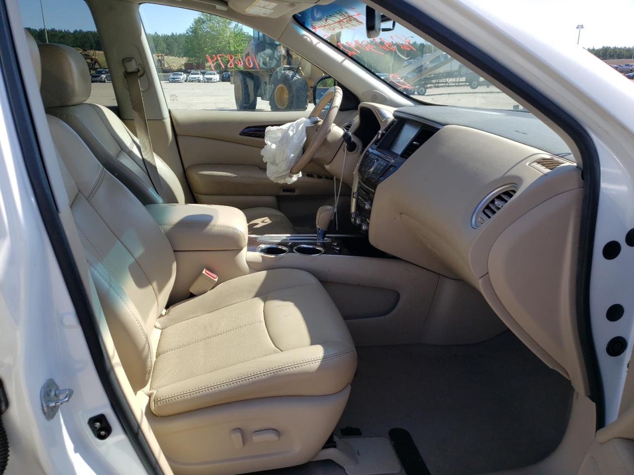 Photo 5 from auction – 2014 NISSAN PATHFINDER with VIN 5N1CR2MN1EC649652