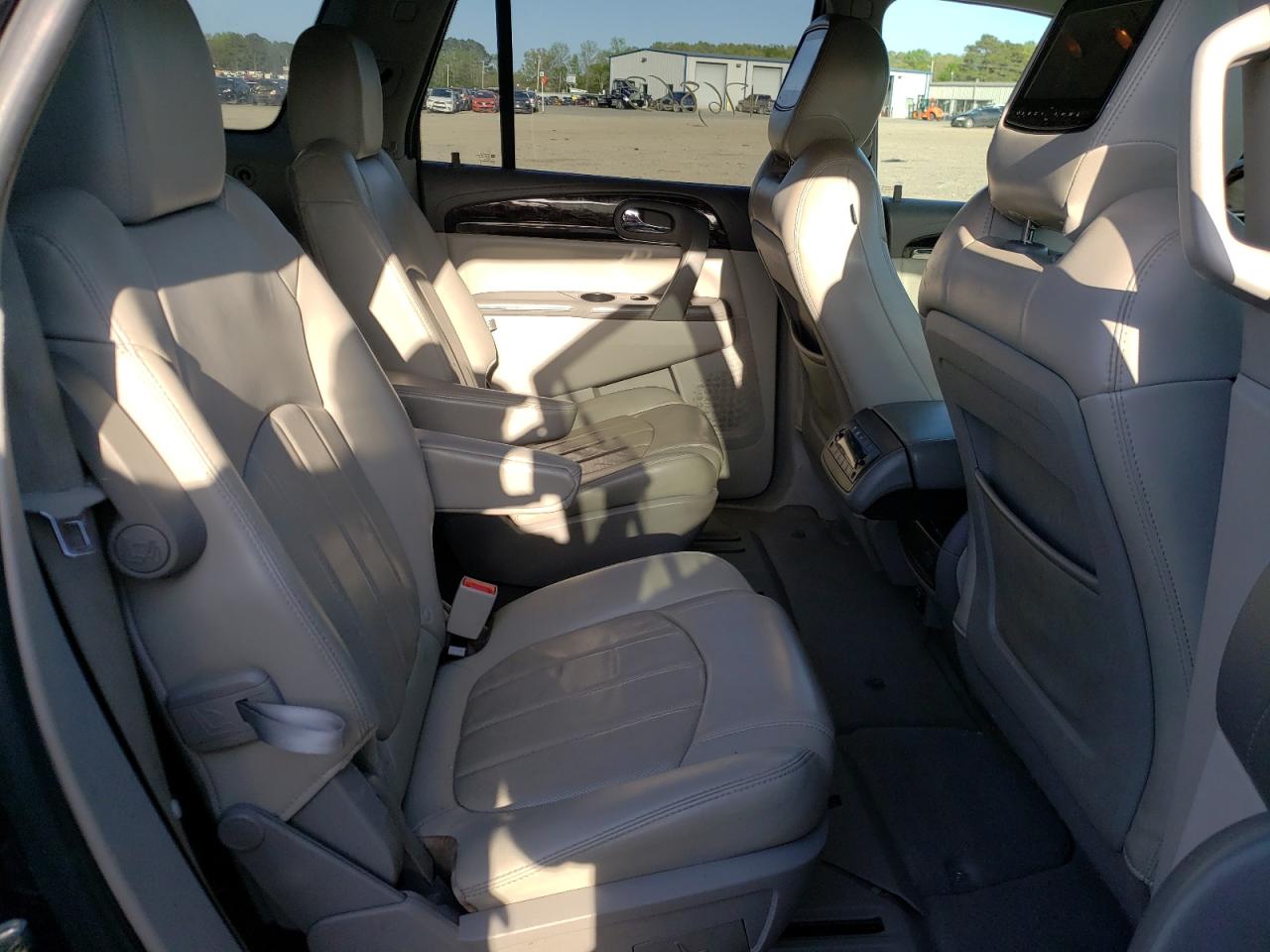 Photo 6 from auction – 2015 BUICK ENCLAVE with VIN 5GAKRCKD9FJ297984