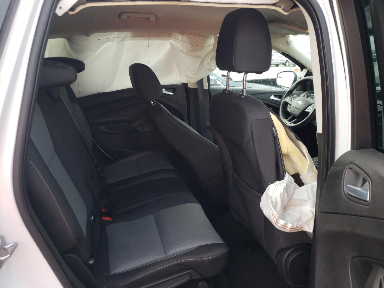 Photo 6 from auction – 2017 FORD ESCAPE SE with VIN 1FMCU9GDXHUC96403