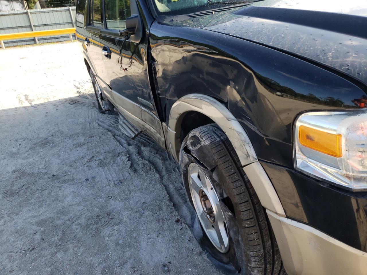 Photo 9 from auction – 2007 FORD EXPEDITION with VIN 1FMFU17577LA80276