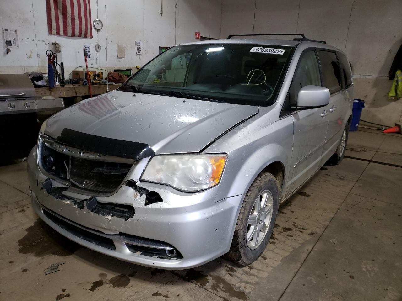 Photo 2 from auction – 2012 CHRYSLER TOWN & COU with VIN 2C4RC1BGXCR292877