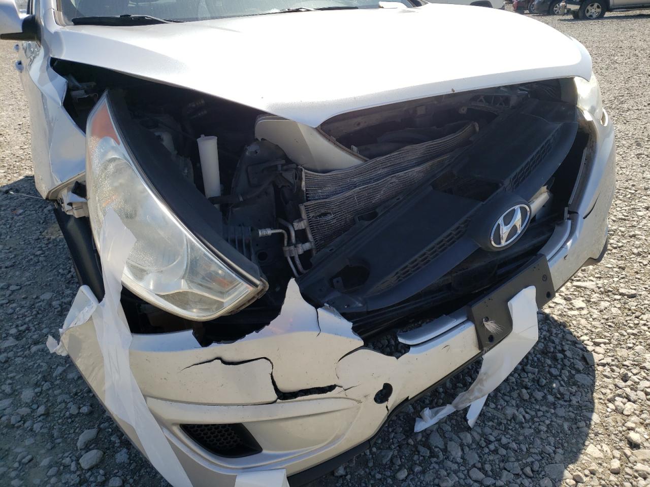 Photo 9 from auction – 2011 HYUNDAI TUCSON with VIN KM8JU3AC8BU169063