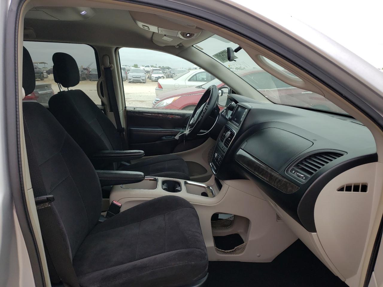 Photo 5 from auction – 2011 DODGE GRAND CARA with VIN 2D4RN5DG8BR720672