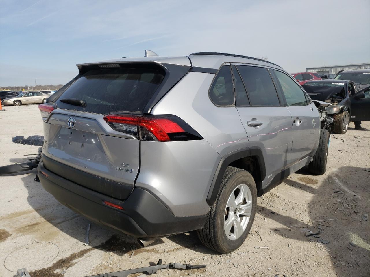 Photo 4 from auction – 2020 TOYOTA RAV4 LE with VIN JTMMWRFV6LD059641