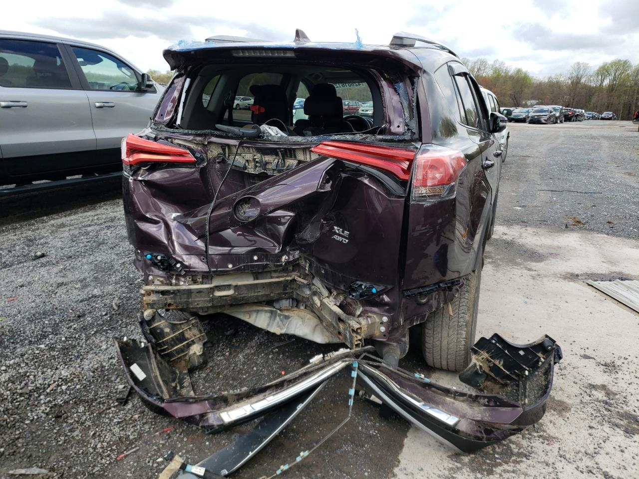 Photo 9 from auction – 2017 TOYOTA RAV4 XLE with VIN 2T3RFREV7HW599890