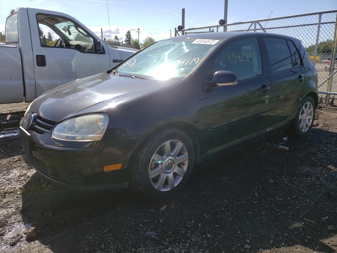 Photo 2 from auction – 2007 VOLKSWAGEN RABBIT with VIN WVWDS71K47W032221