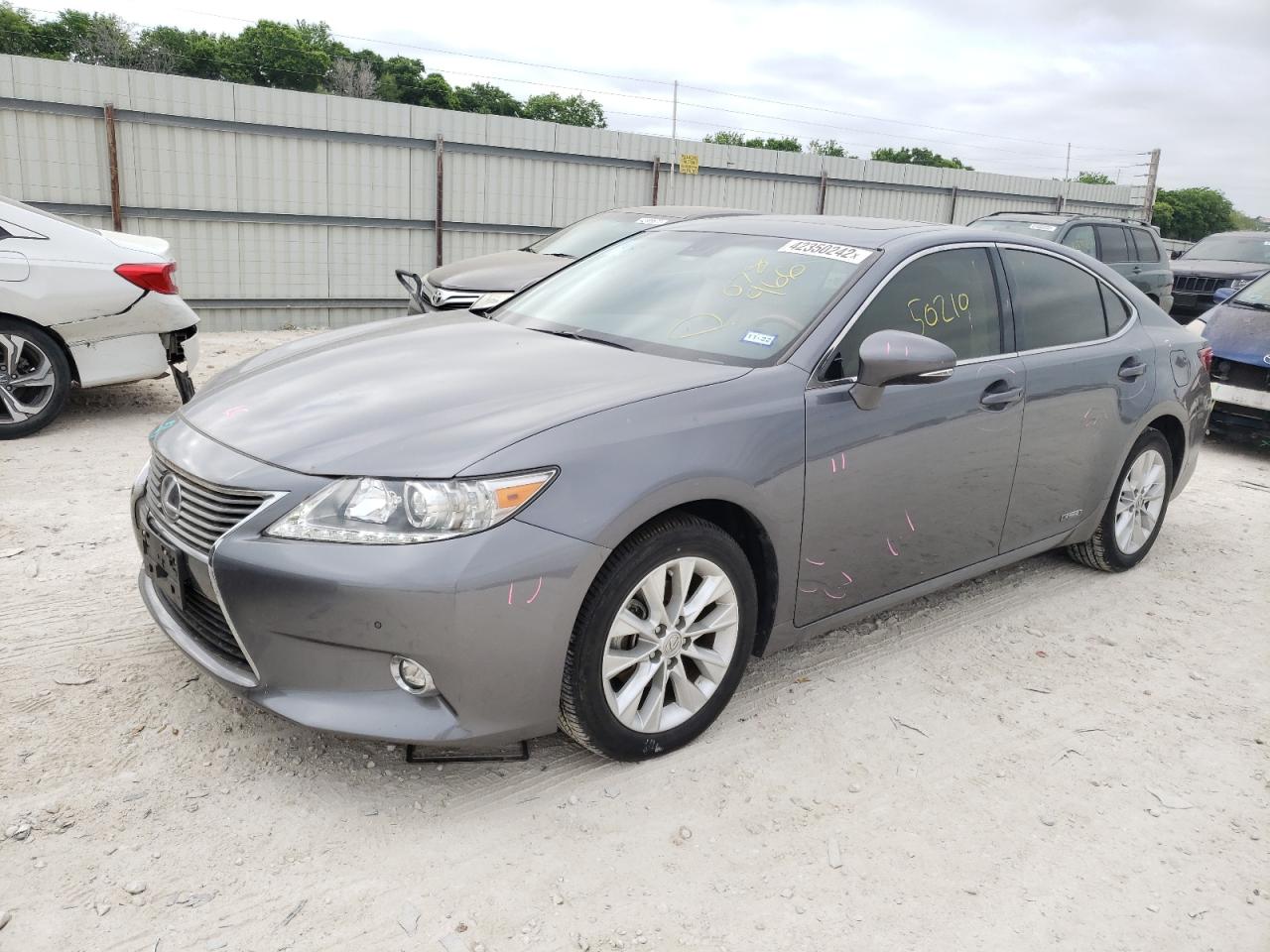 Photo 2 from auction – 2015 LEXUS ES 300H with VIN JTHBW1GG9F2078966
