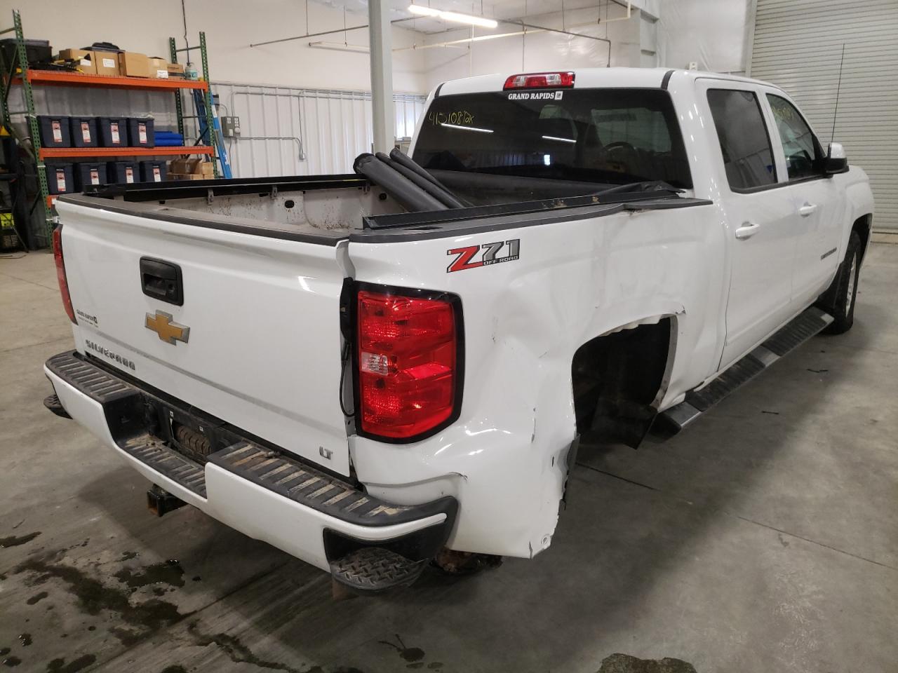 Photo 4 from auction – 2018 CHEVROLET SILVERADO with VIN 3GCUKREC4JG356628