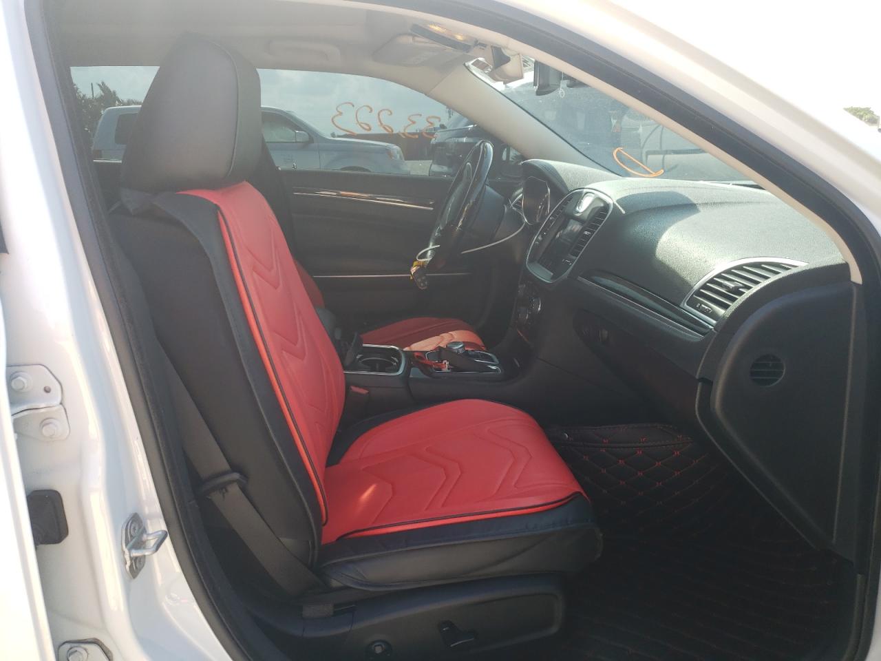 Photo 5 from auction – 2020 CHRYSLER 300 LIMITE with VIN 2C3CCAEG4LH124390