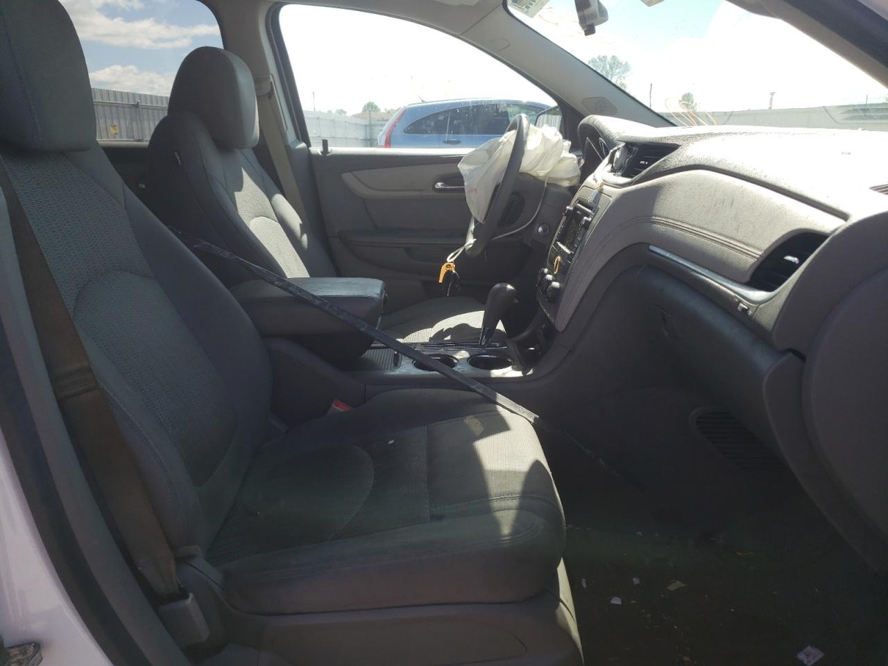 Photo 5 from auction – 2016 CHEVROLET TRAVERSE L with VIN 1GNKRFKD3GJ135888