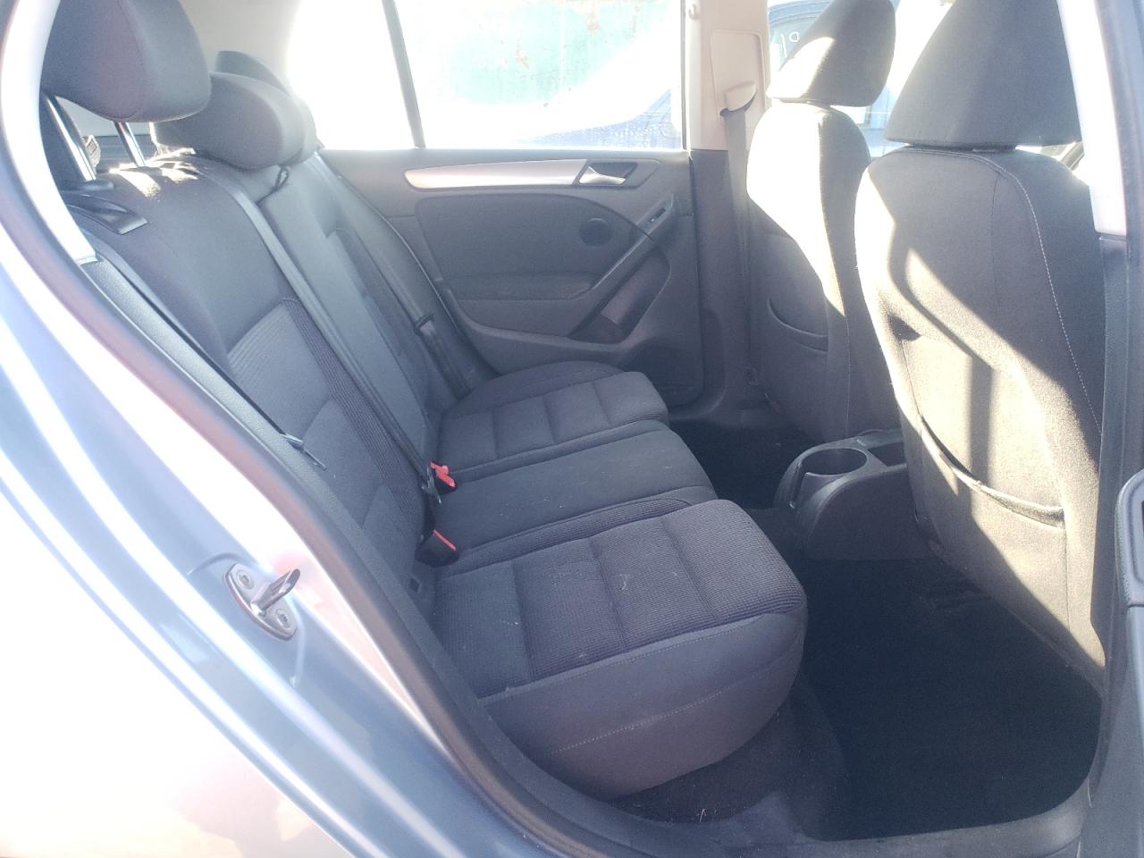 Photo 6 from auction – 2011 VOLKSWAGEN GOLF with VIN WVWDA7AJ6BW023958