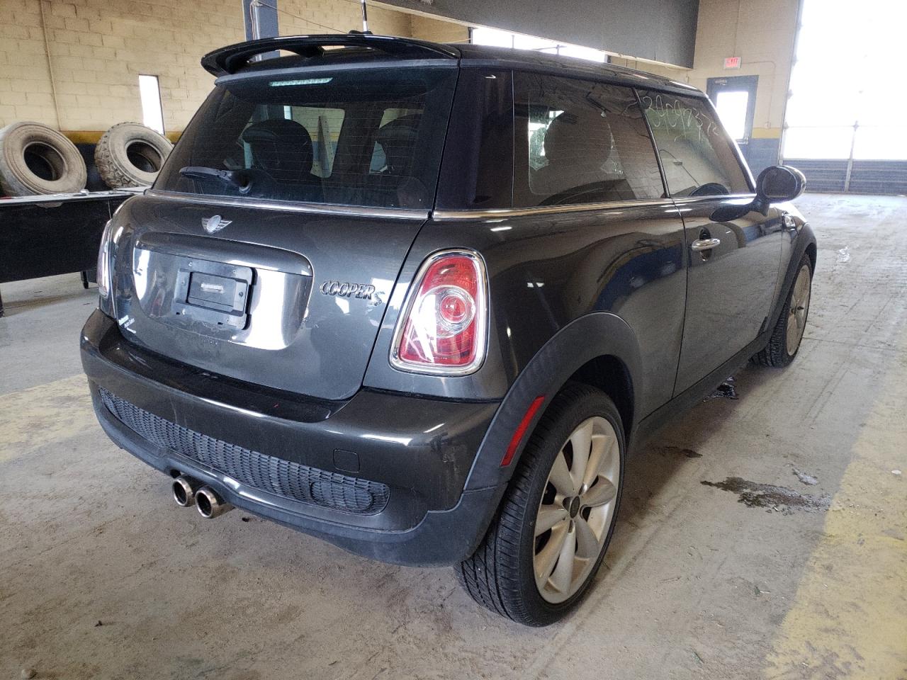 Photo 4 from auction – 2011 MINI COOPER S with VIN WMWSV3C56BTY11903
