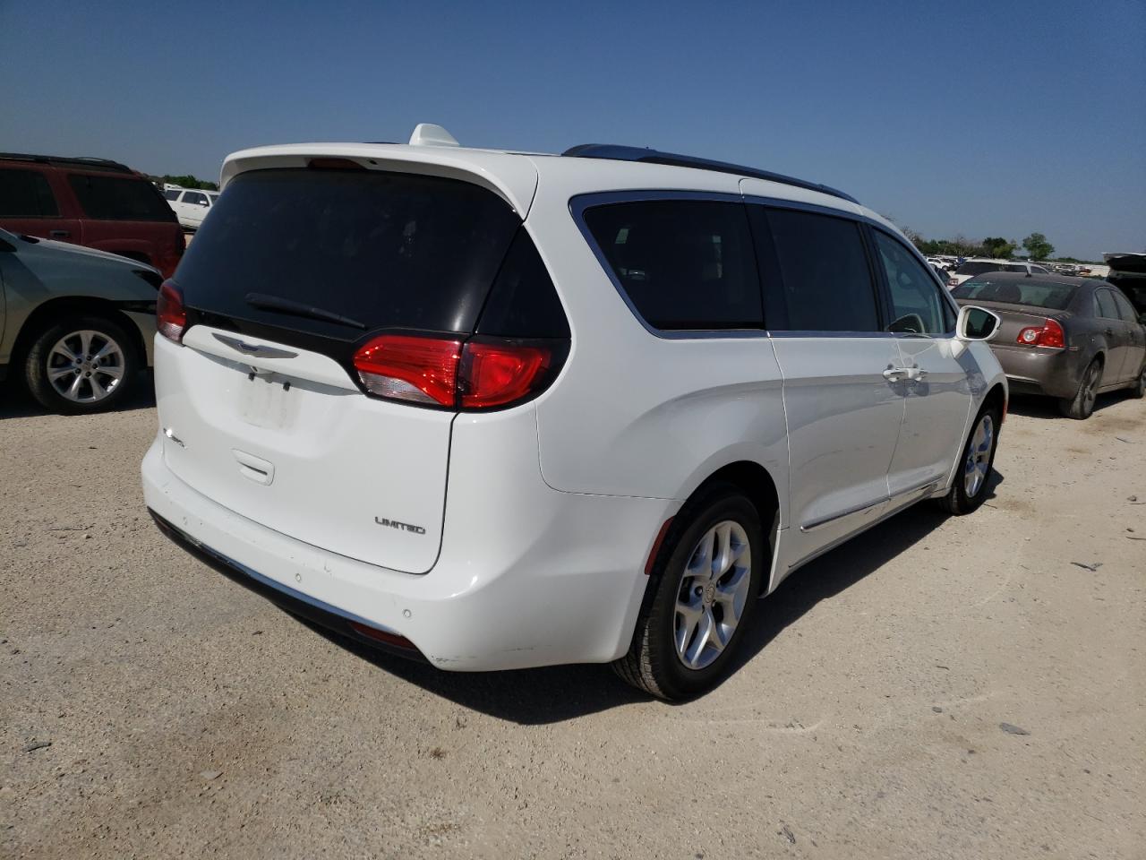 Photo 4 from auction – 2020 CHRYSLER PACIFICA L with VIN 2C4RC1GG3LR190166