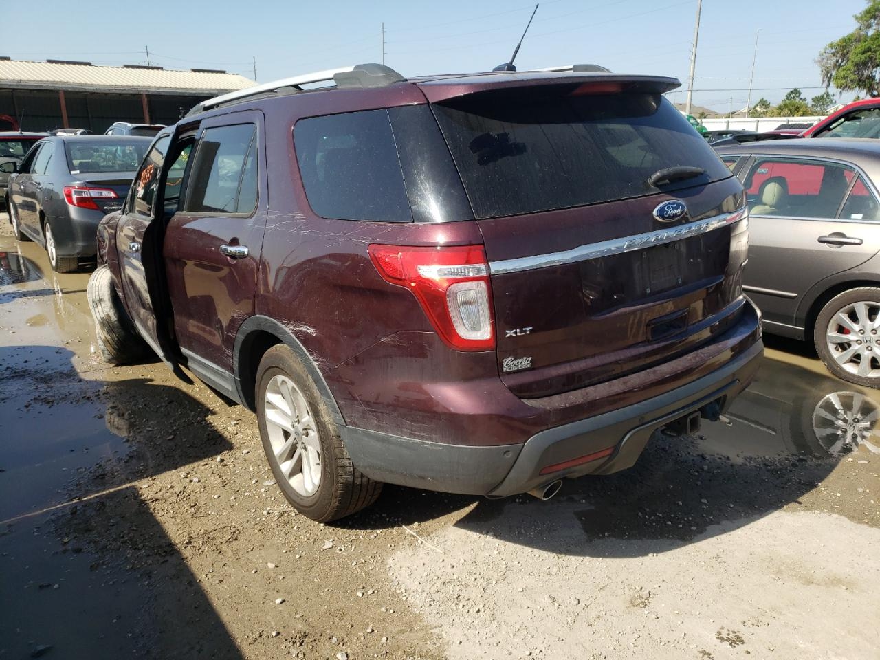 Photo 3 from auction – 2011 FORD EXPLORER X with VIN 1FMHK8D82BGA71105