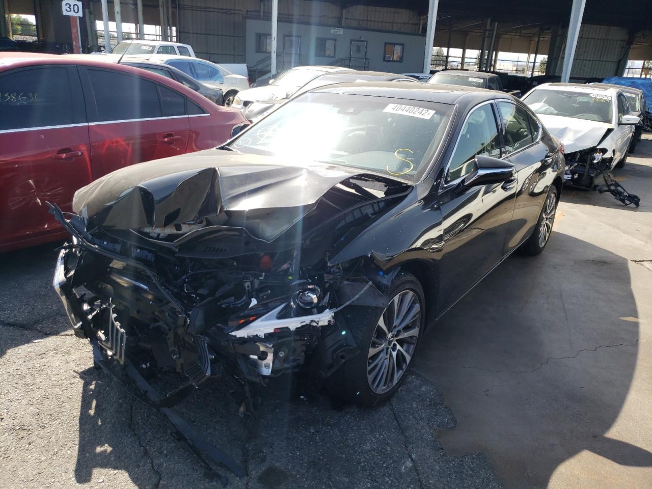 Photo 2 from auction – 2019 LEXUS ES 350 with VIN JTHBZ1B12K2003434