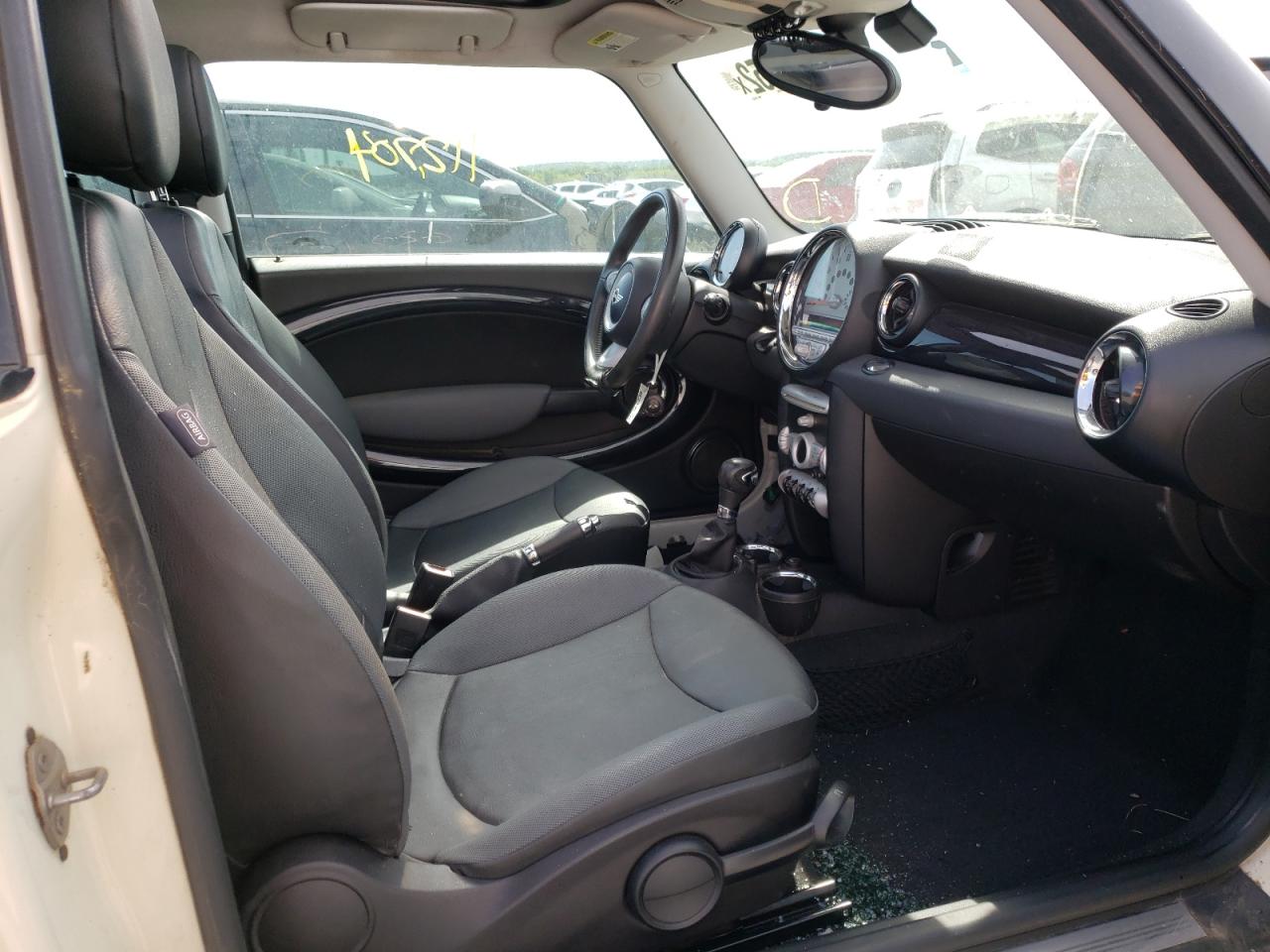 Photo 5 from auction – 2010 MINI COOPER CLU with VIN WMWML3C52ATX37022
