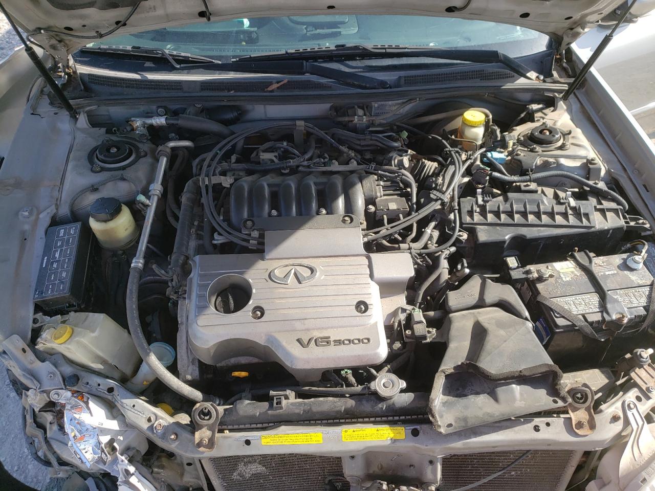 Photo 7 from auction – 2000 INFINITI I30 with VIN JNKCA31A4YT107015