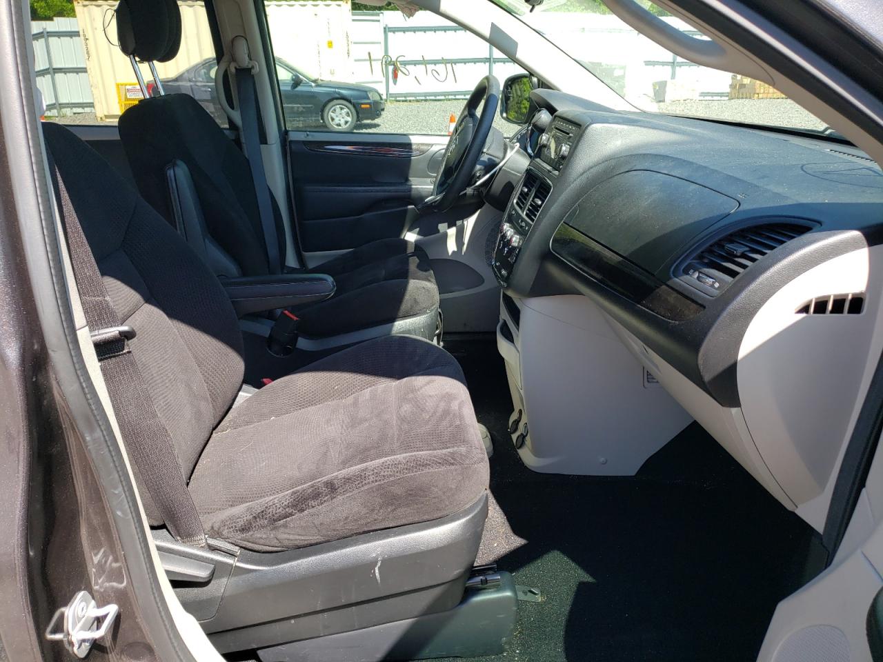 Photo 5 from auction – 2015 DODGE GRAND CARA with VIN 2C4RDGBG0FR508501