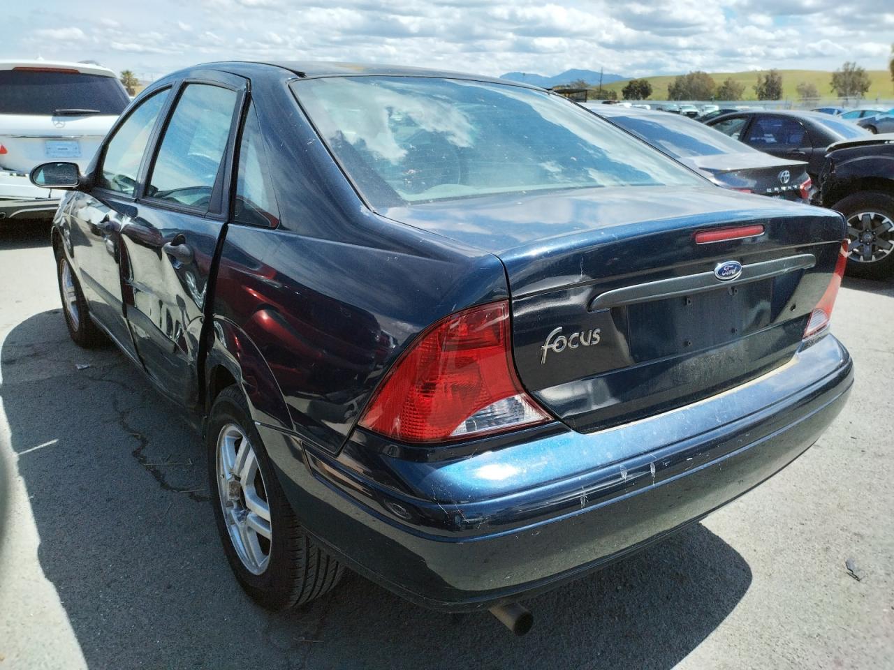 Photo 3 from auction – 2004 FORD FOCUS with VIN 1FAFP33P84W154545