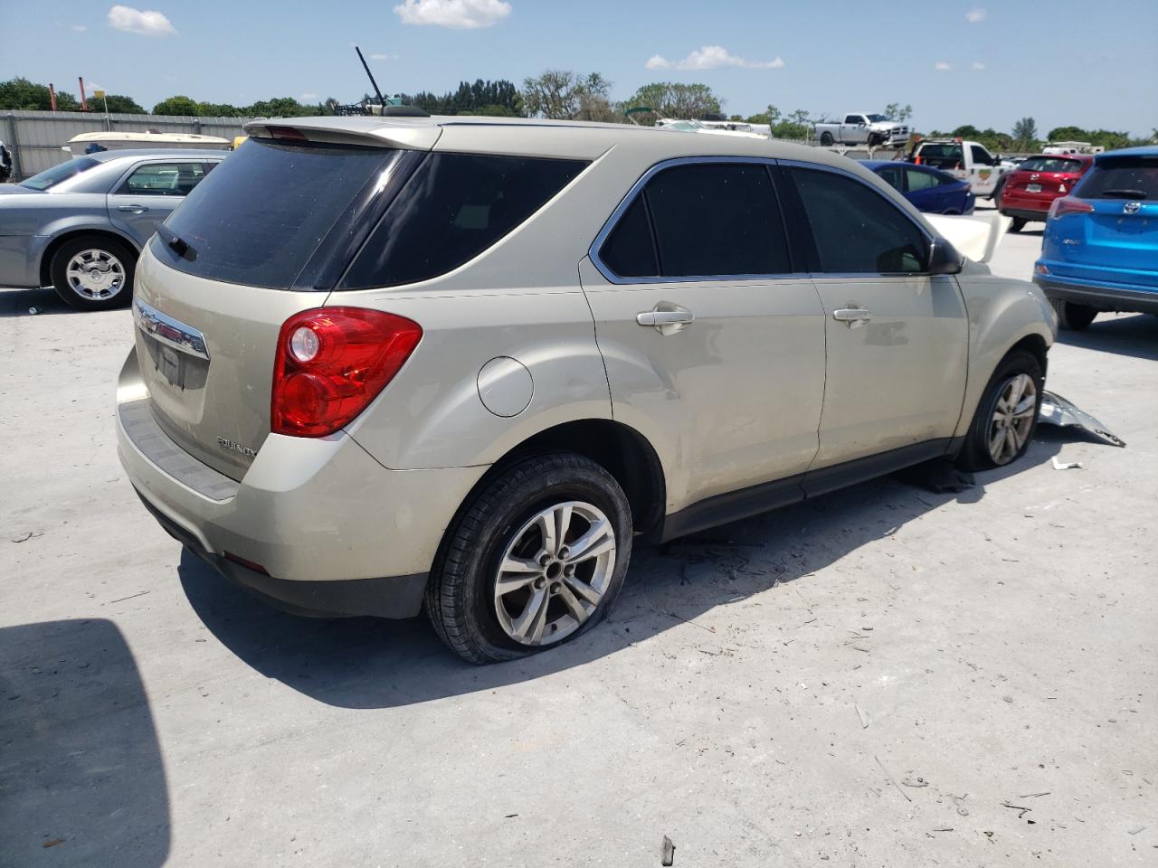 Photo 4 from auction – 2015 CHEVROLET EQUINOX LS with VIN 2GNALAEK8F1119821